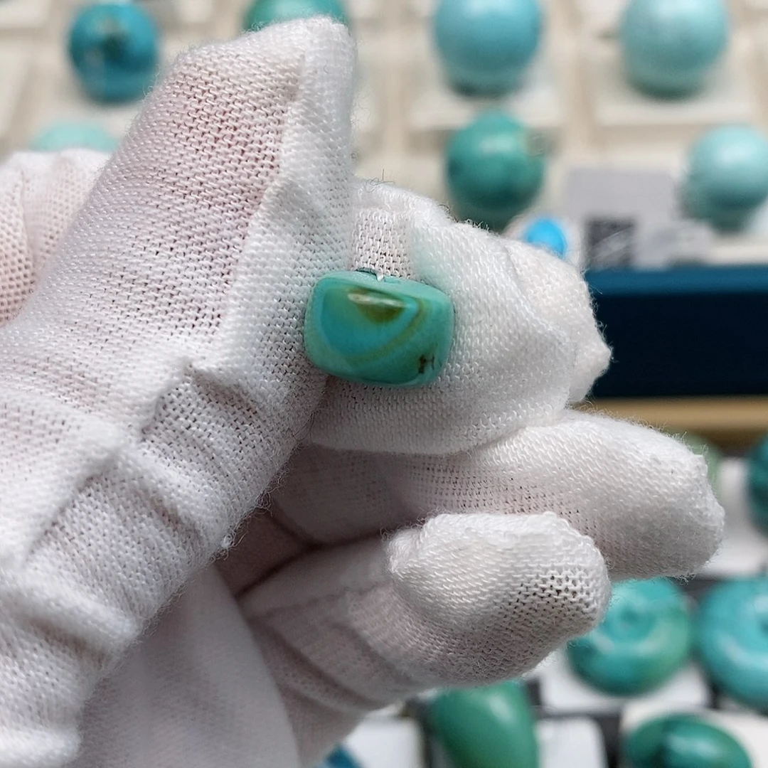 绿松石配饰未镶嵌