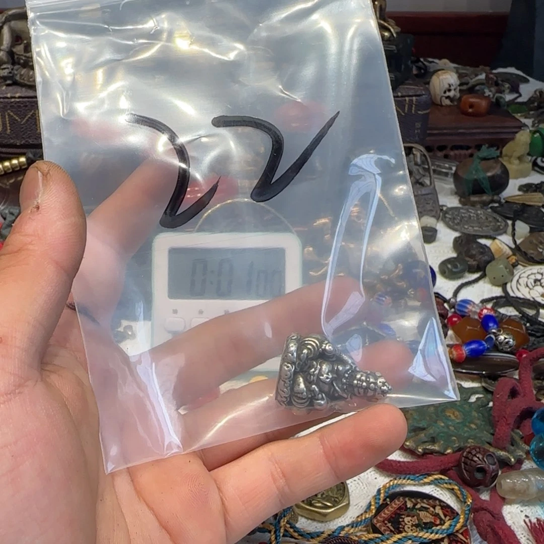 B****y老老老老老老露露露露露露