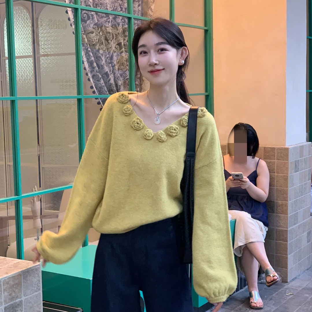 OUDOCKEE 鸥鸥 【绵羊毛】小黄花 玫瑰V领百搭针织衫 M2503X573T