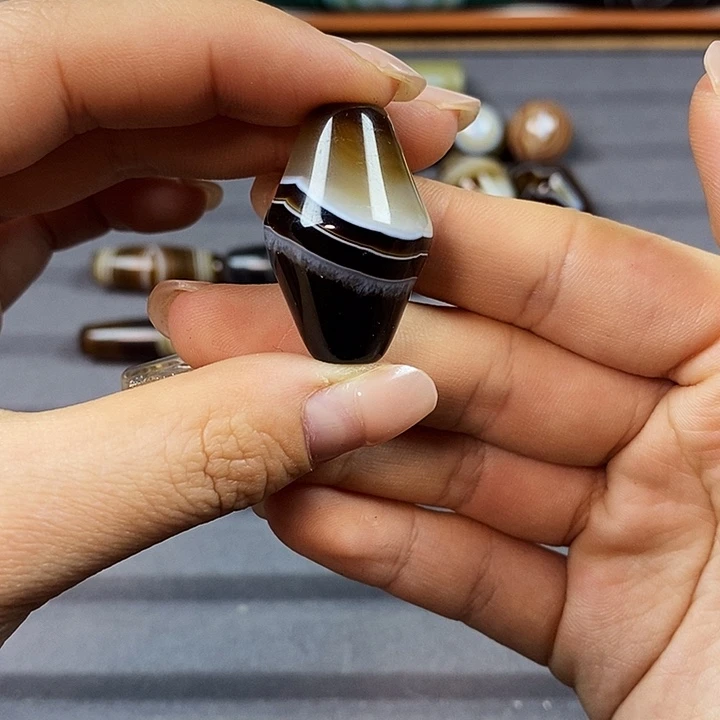 C***卢合金玛瑙/玉髓珠宝半成品