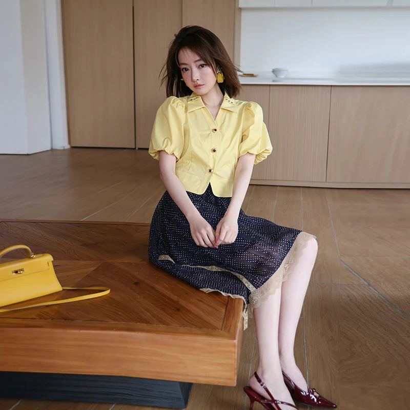 【现货】MIUCO明黄色钉钻泡泡袖单排方钻收腰短款衬衫