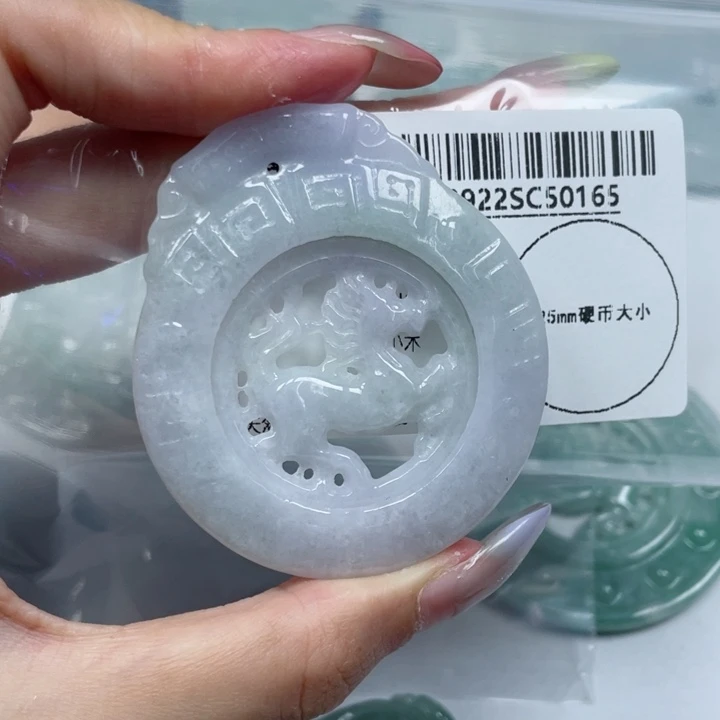 吊坠(不含链)未镶嵌翡翠