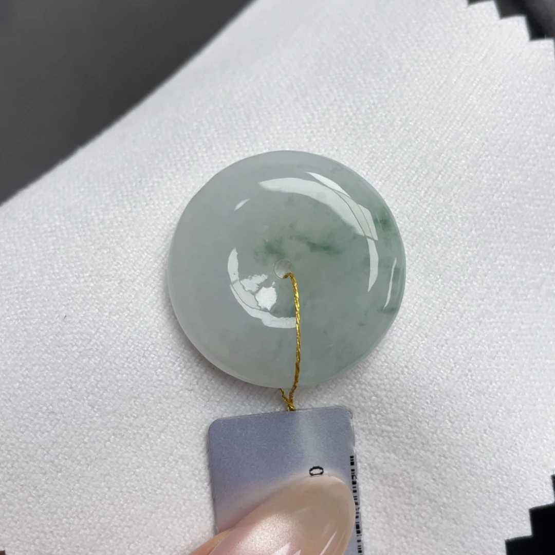 颈饰未镶嵌翡翠平安扣
