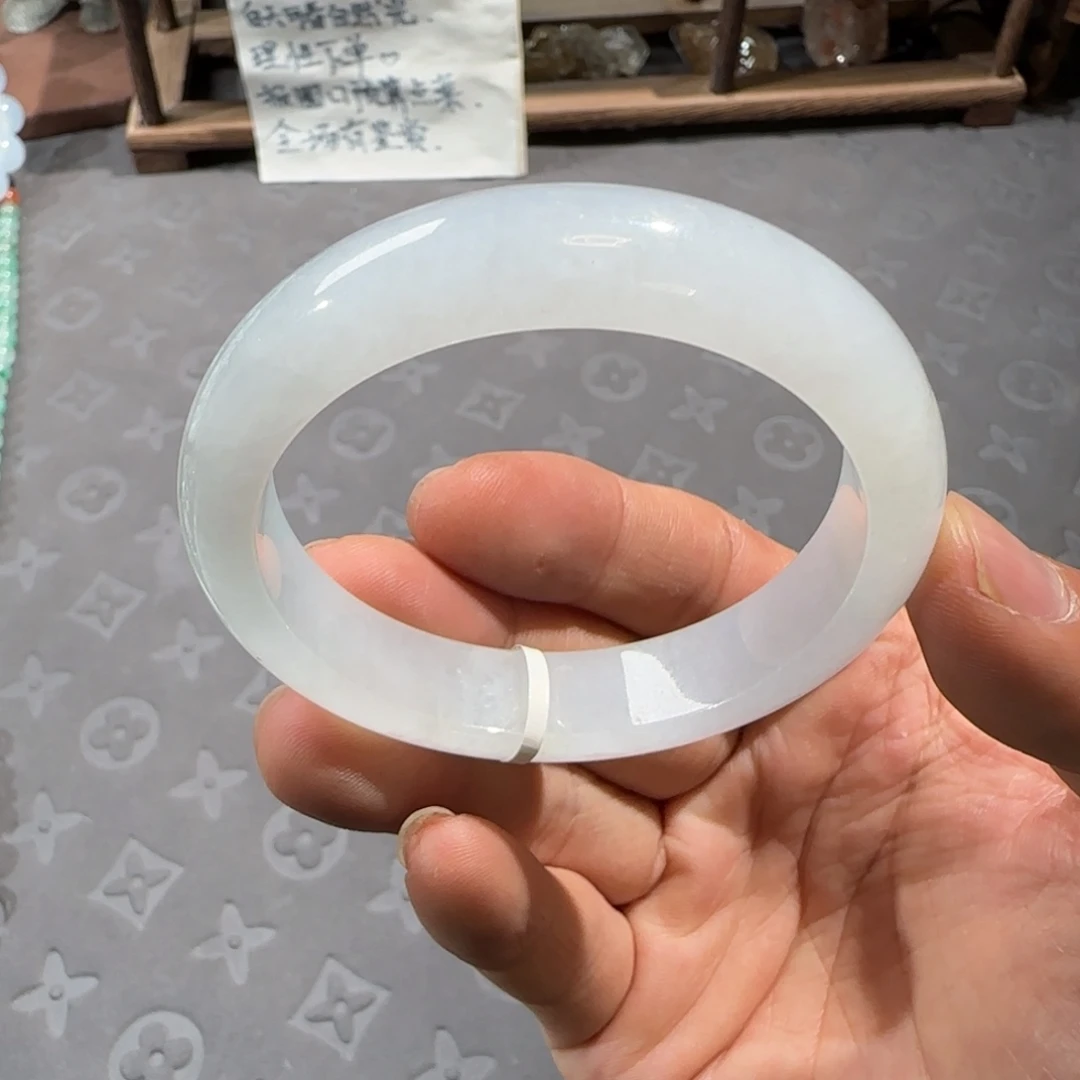 翡翠未镶嵌手镯52圈口