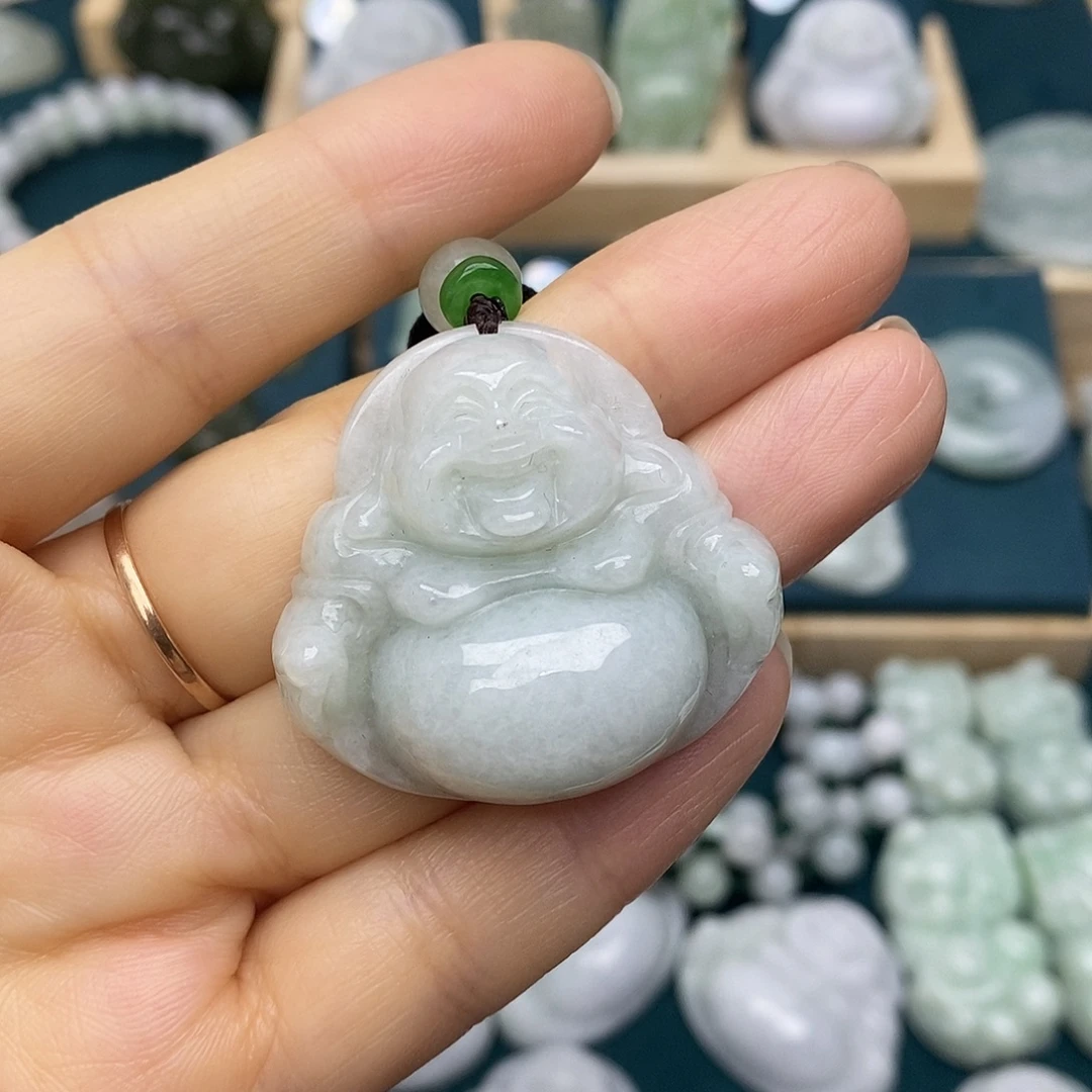 翡翠未镶嵌颈饰佛公