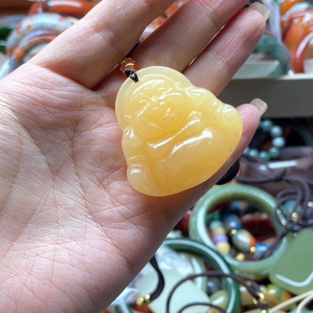 石英质玉未镶嵌颈饰