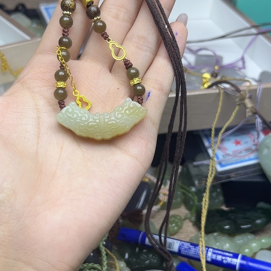 颈饰未镶嵌和田玉10