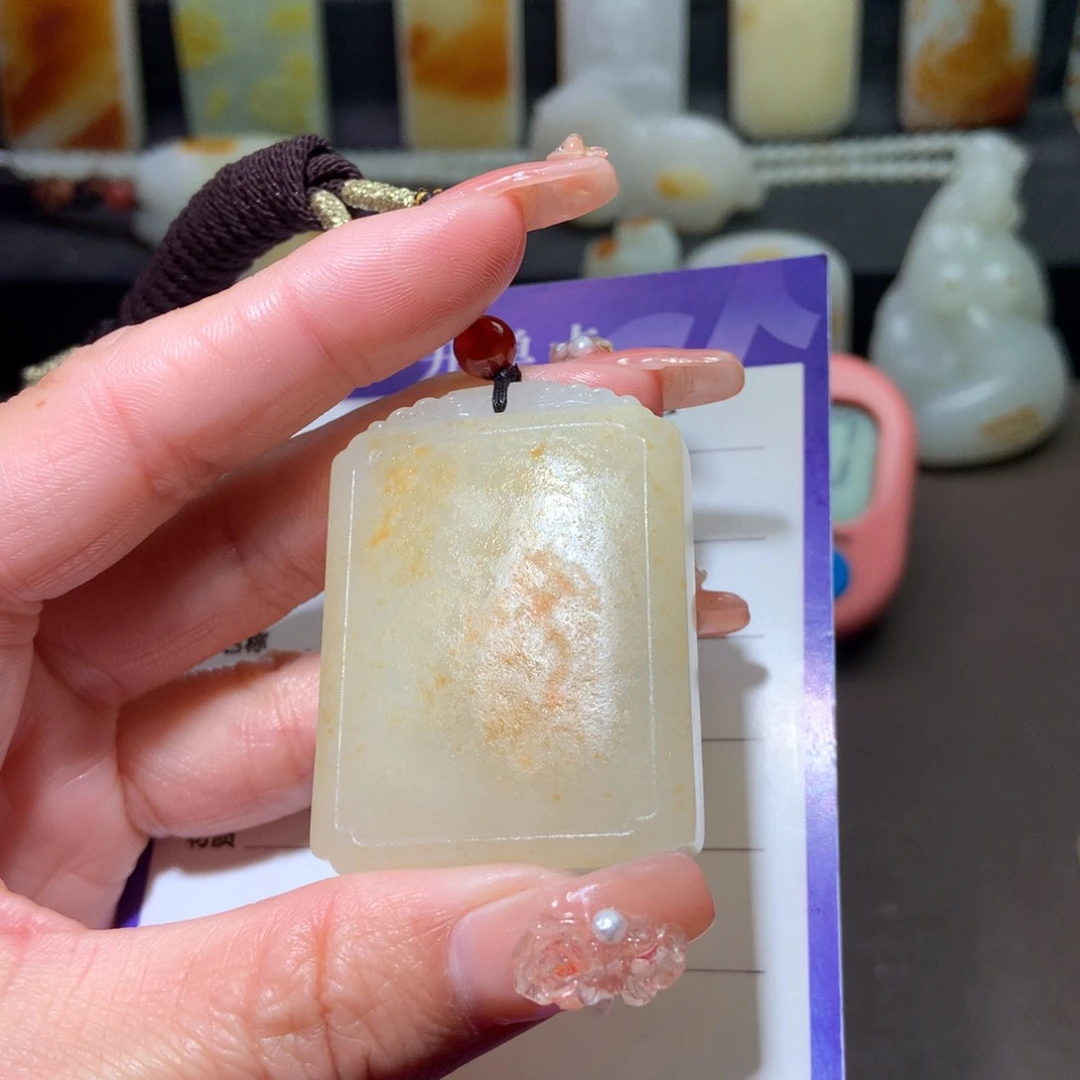 和田玉挂件未镶嵌干**嘛