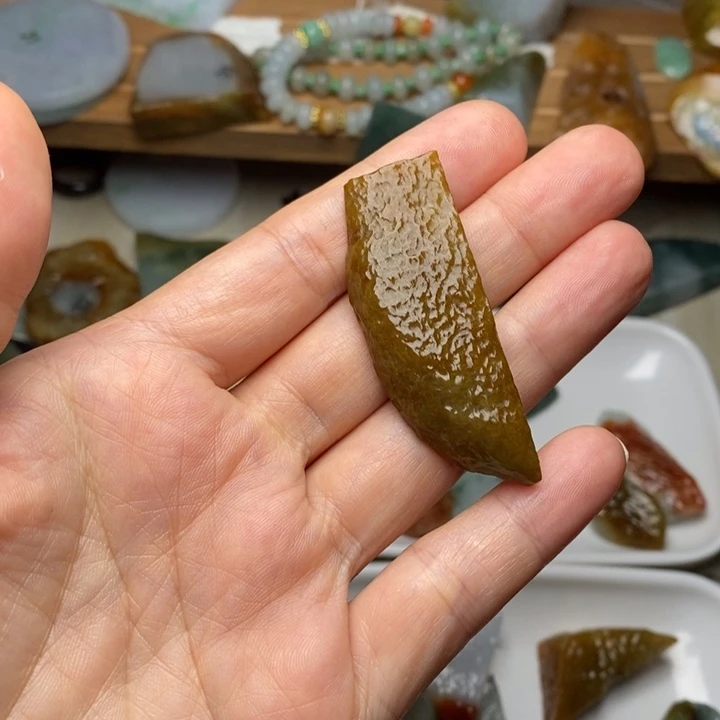 翡翠未镶嵌颈饰天然