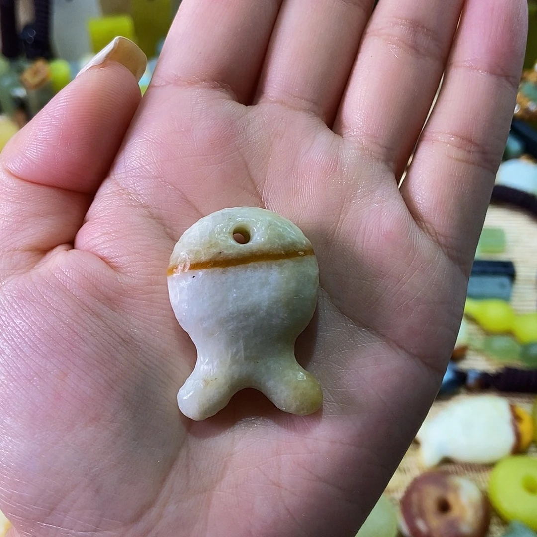 未镶嵌蛇纹石玉挂件