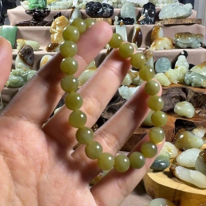 玉***珑和田玉(糖玉)未镶嵌颈饰