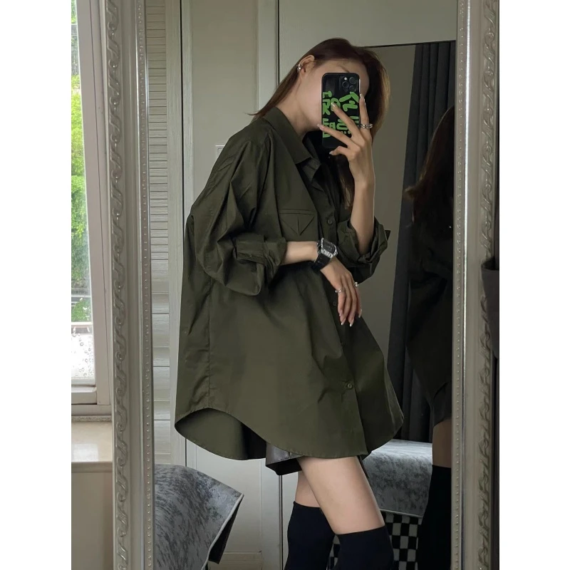 2025军绿色慵懒风长袖衬衫女秋季设计感小众休闲百搭内搭外穿衬衣