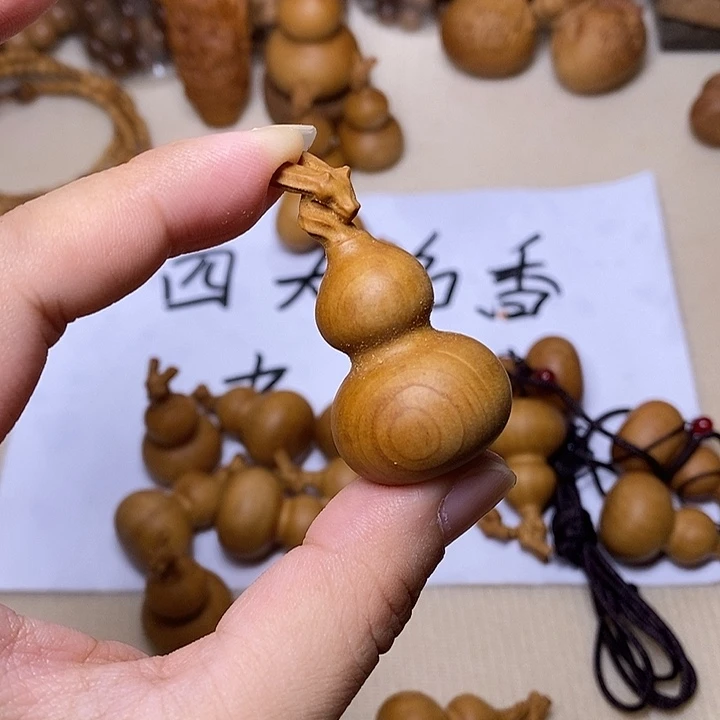 檀香木手串/手链老山檀香雕刻龙头葫芦