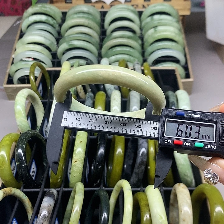未镶嵌蛇纹石玉手镯231