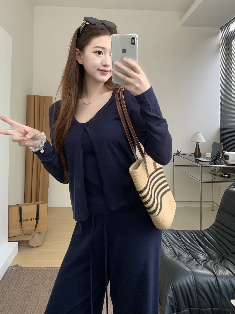 “纸片人”休闲慵懒松弛感藏蓝色套装运动休闲裤气质显瘦直筒时尚