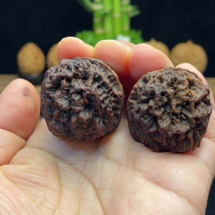 大***能把件文玩核桃云南舍利