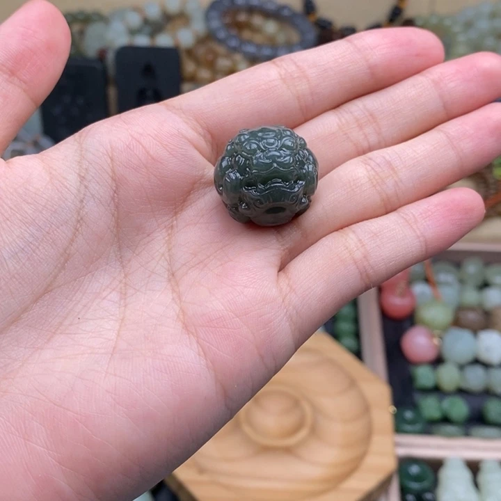 和田玉未镶嵌珠宝半成品