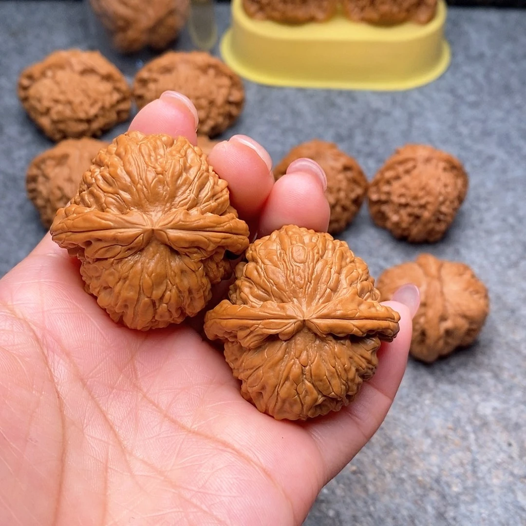 文玩核桃把件—*一精品白狮子42全品