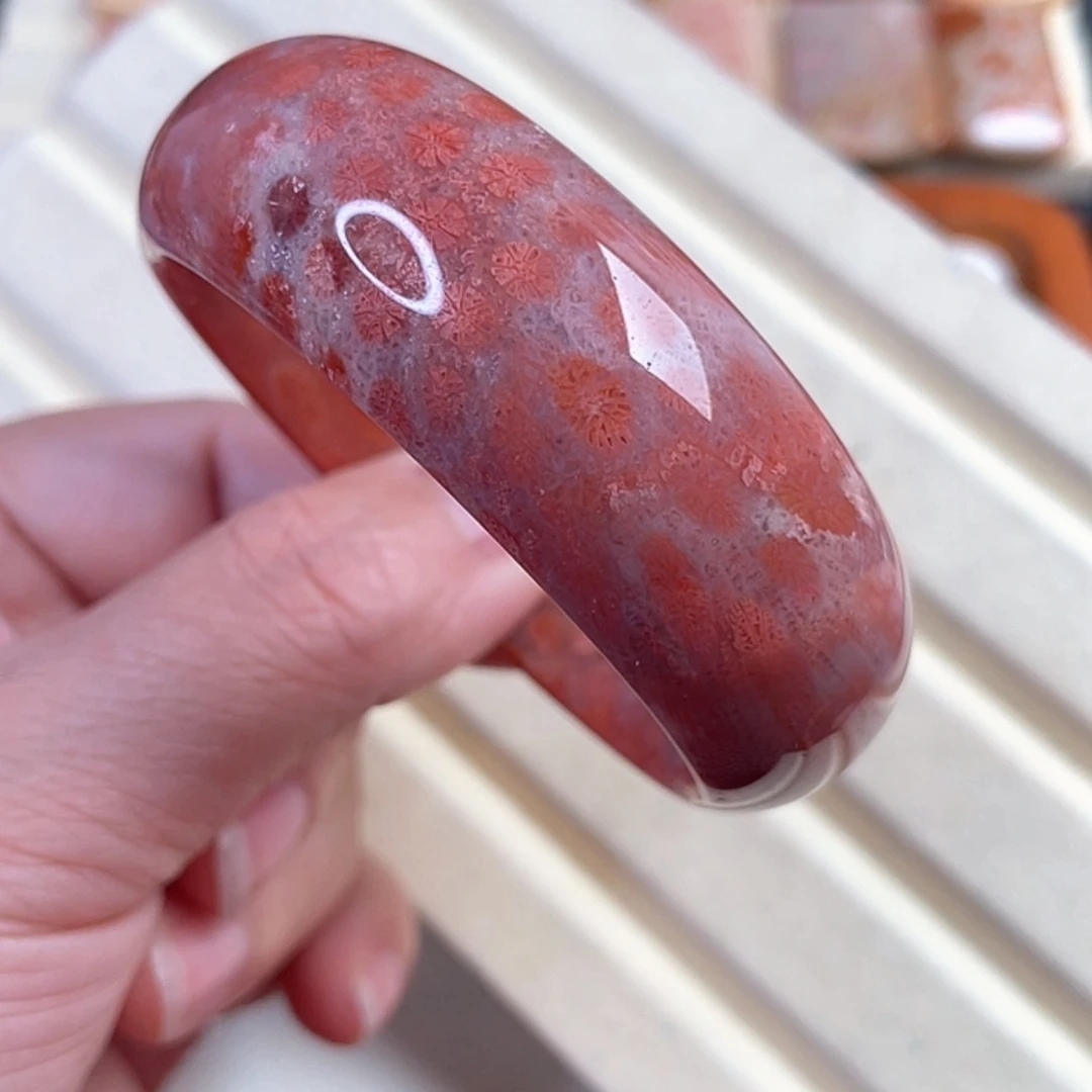 【闪购商品】硅化玉吊坠(赠链)未镶嵌花*落