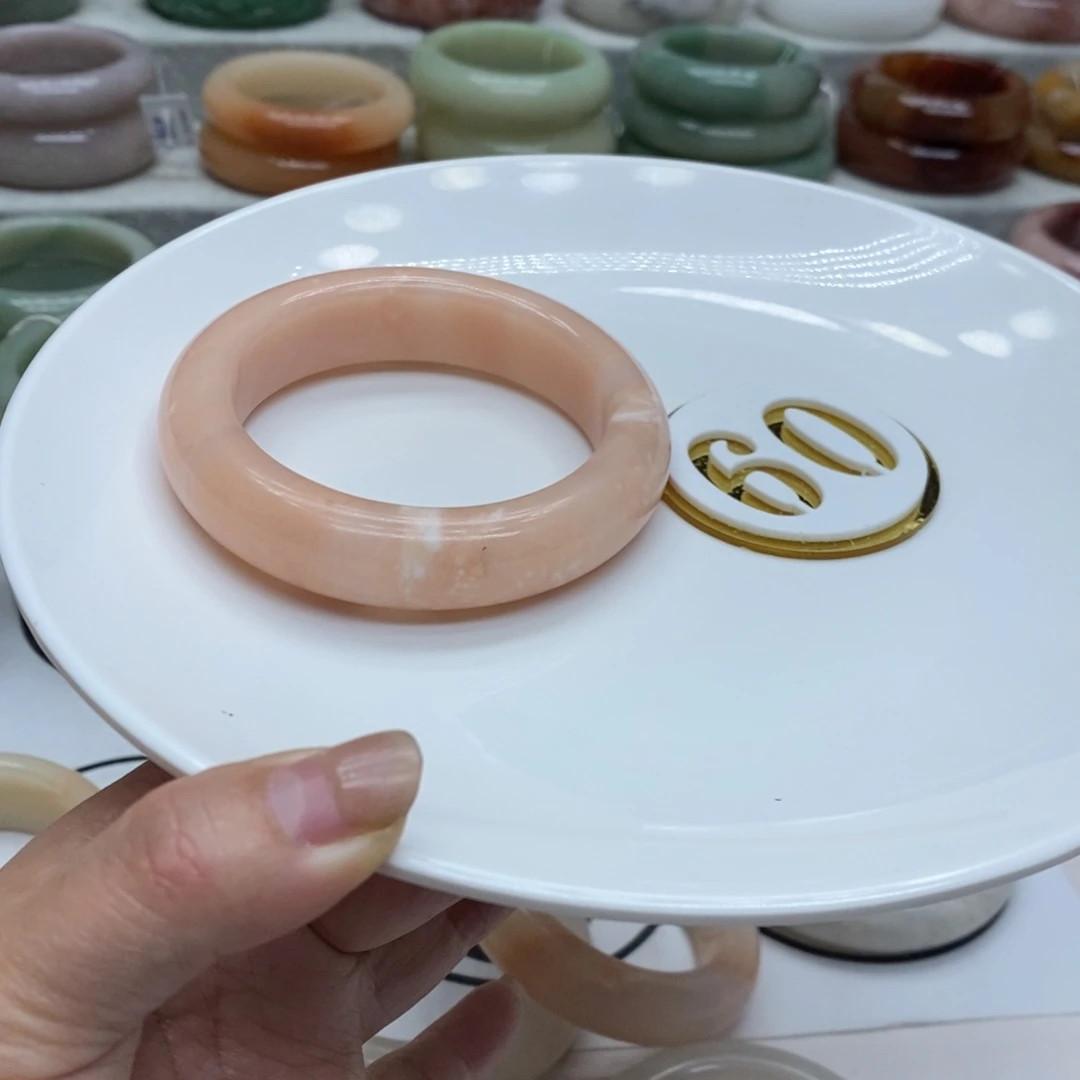 石英质玉未镶嵌手镯