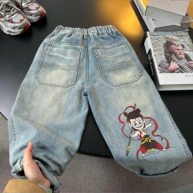 （魔童哪吒）男童裤子春秋款2025新款春季卡通漫画春装儿童牛仔裤潮
