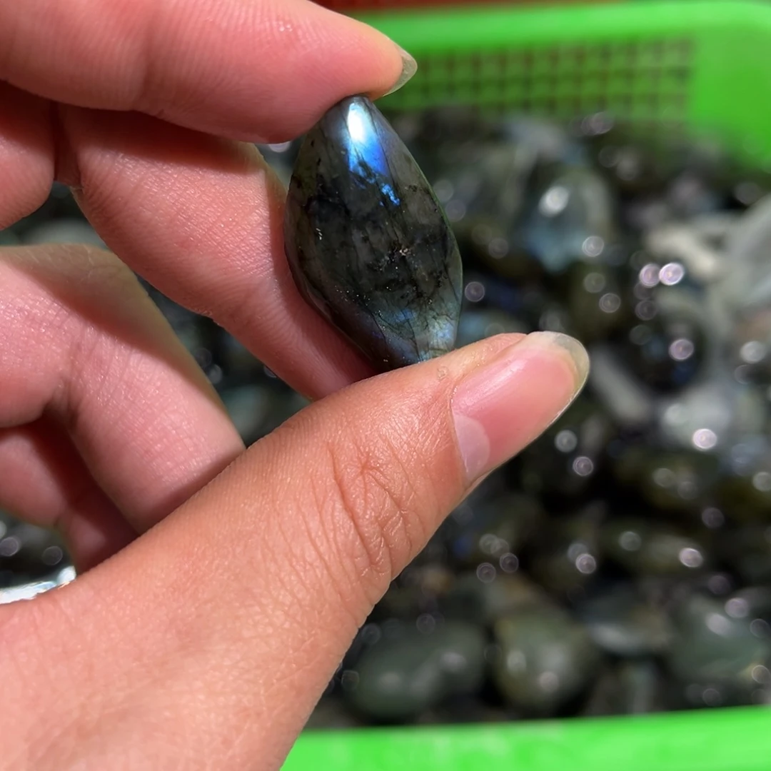 拉长石吊坠未镶嵌小*梨