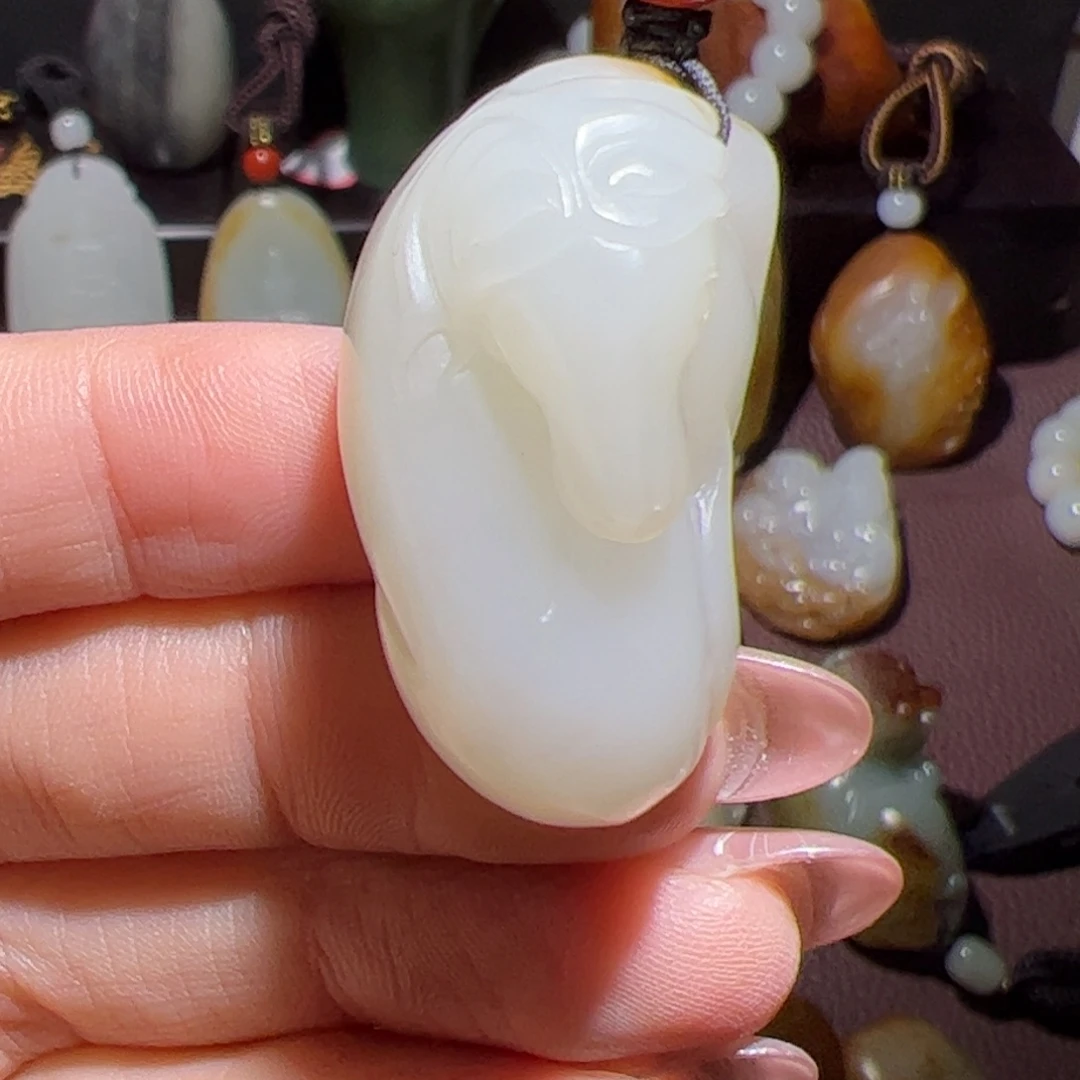 和田玉未镶嵌颈饰