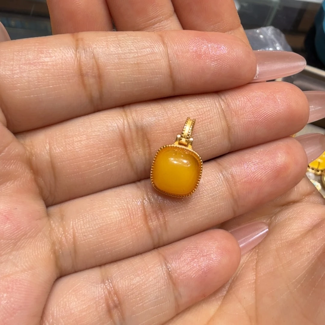 琥珀银S925镀金镶嵌颈饰