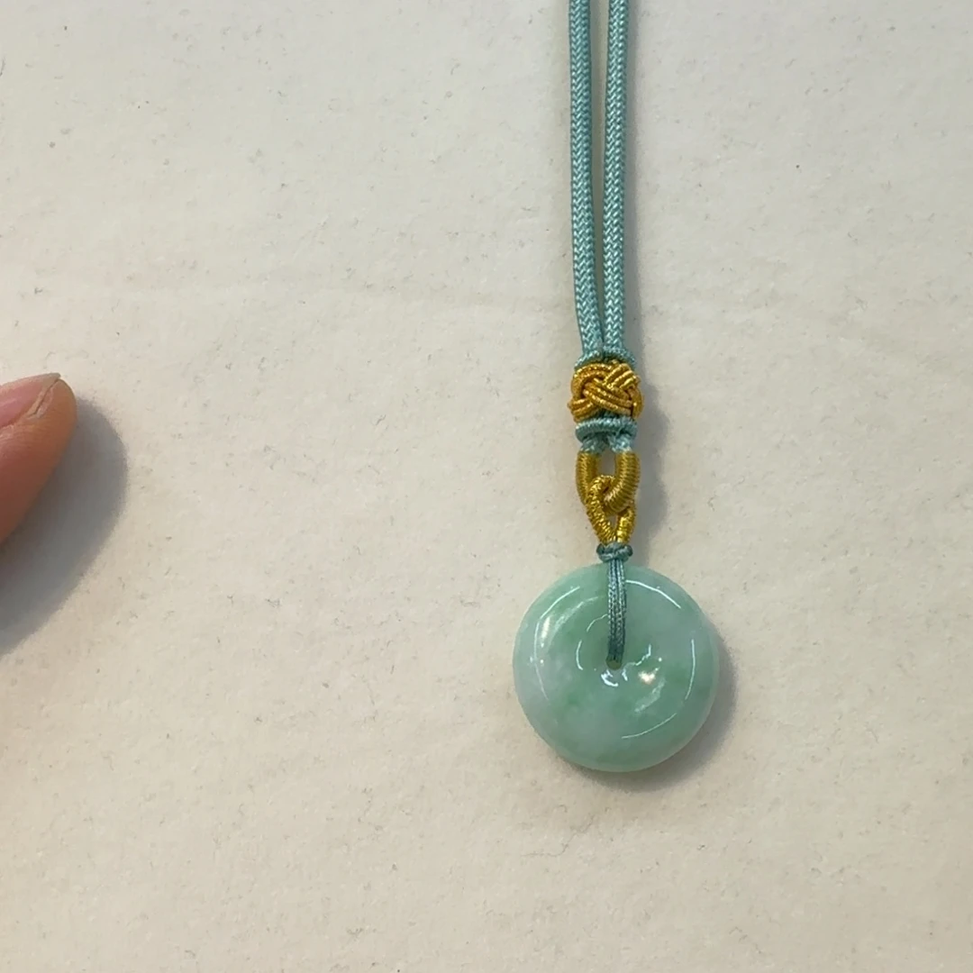 翡翠未镶嵌颈饰平安扣