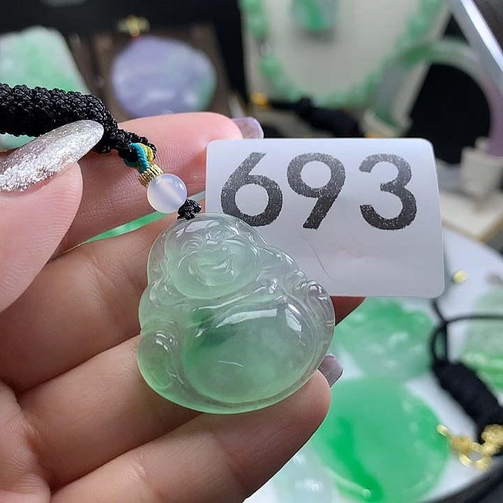 翡翠未镶嵌吊坠(赠链)