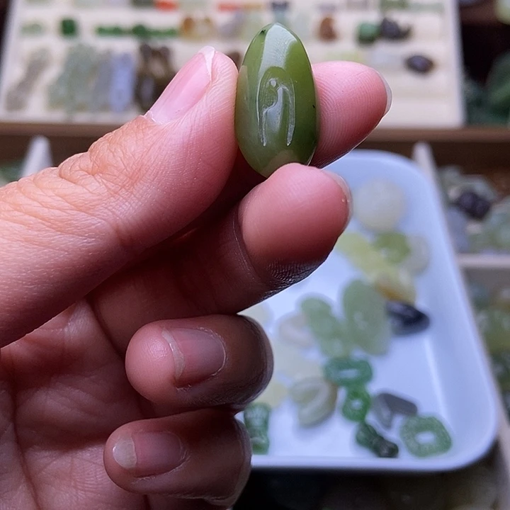 简***木和田玉未镶嵌手链