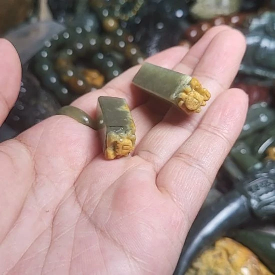 岫岩河磨玉（透闪石质玉）未镶嵌挂件