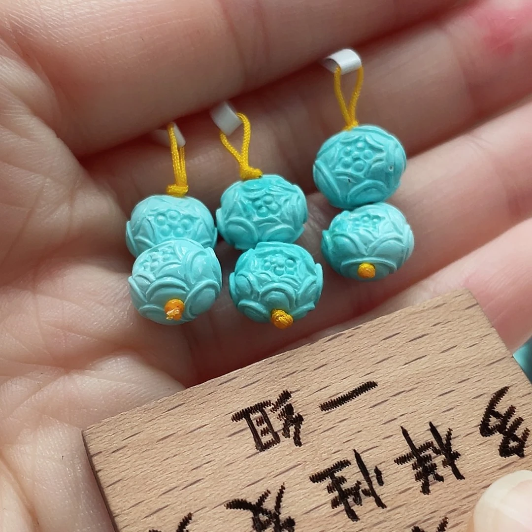 绿松石颈饰未镶嵌