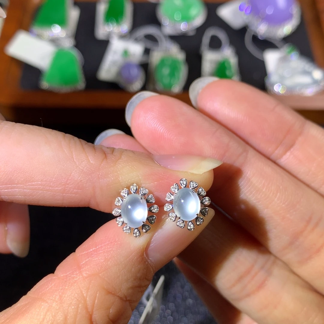 翡翠18K金镶嵌耳饰翡翠