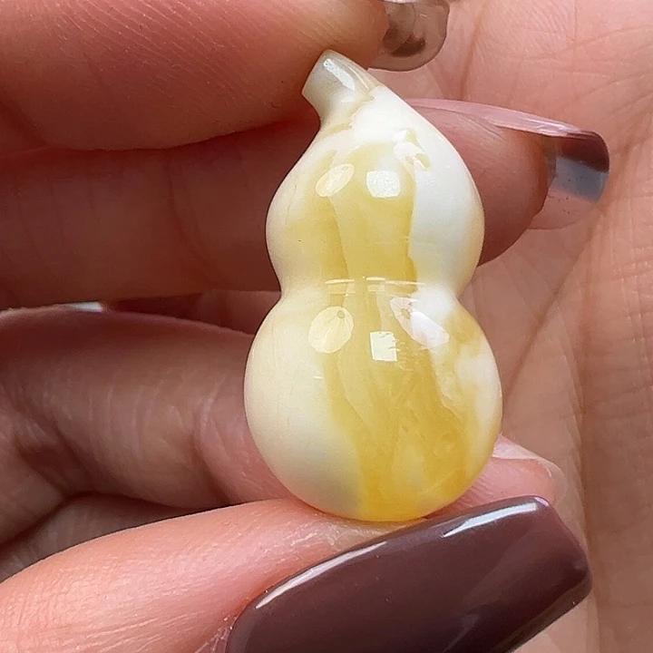 蜜蜡未镶嵌珠宝奇石