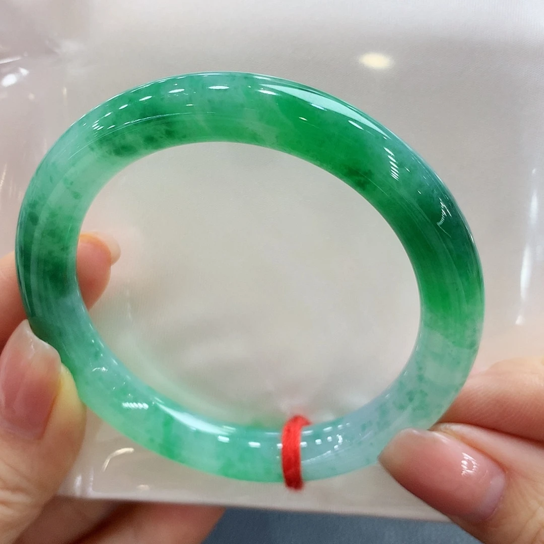 翡翠未镶嵌手镯51.5圆条两天鉴赏