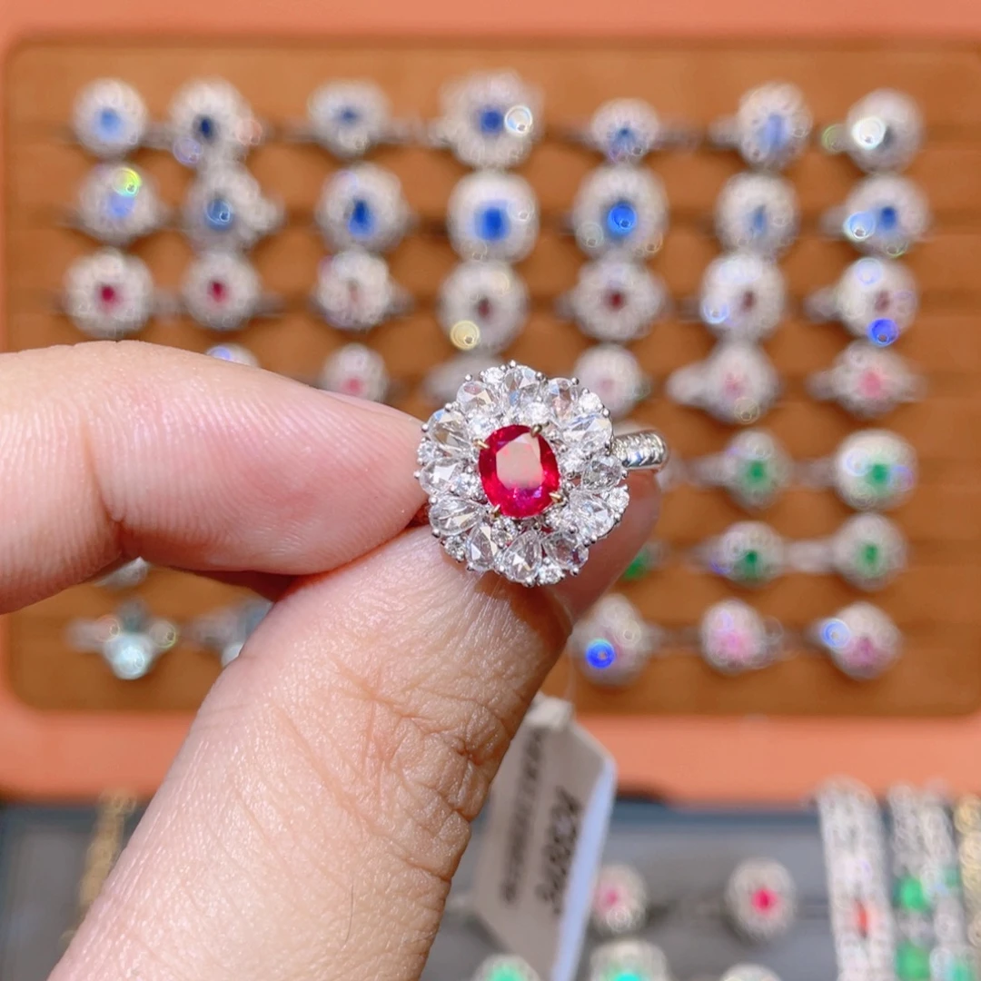 戒指18K金镶嵌红宝石