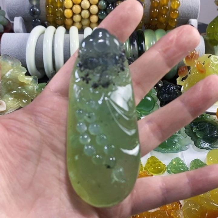 未镶嵌岫玉手把件
