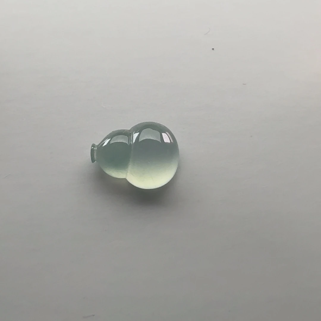 ****翡翠未镶嵌颈饰葫芦