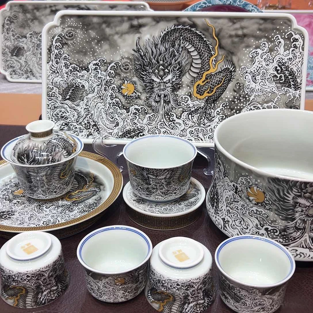 摆件景德镇陶瓷学院等单位联合主办并获奖作品