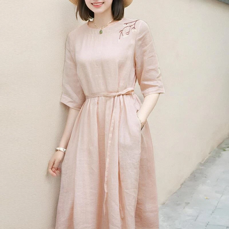 复古休闲风文艺刺绣苎麻连衣裙女中袖亚麻收腰显瘦大摆棉麻长裙夏