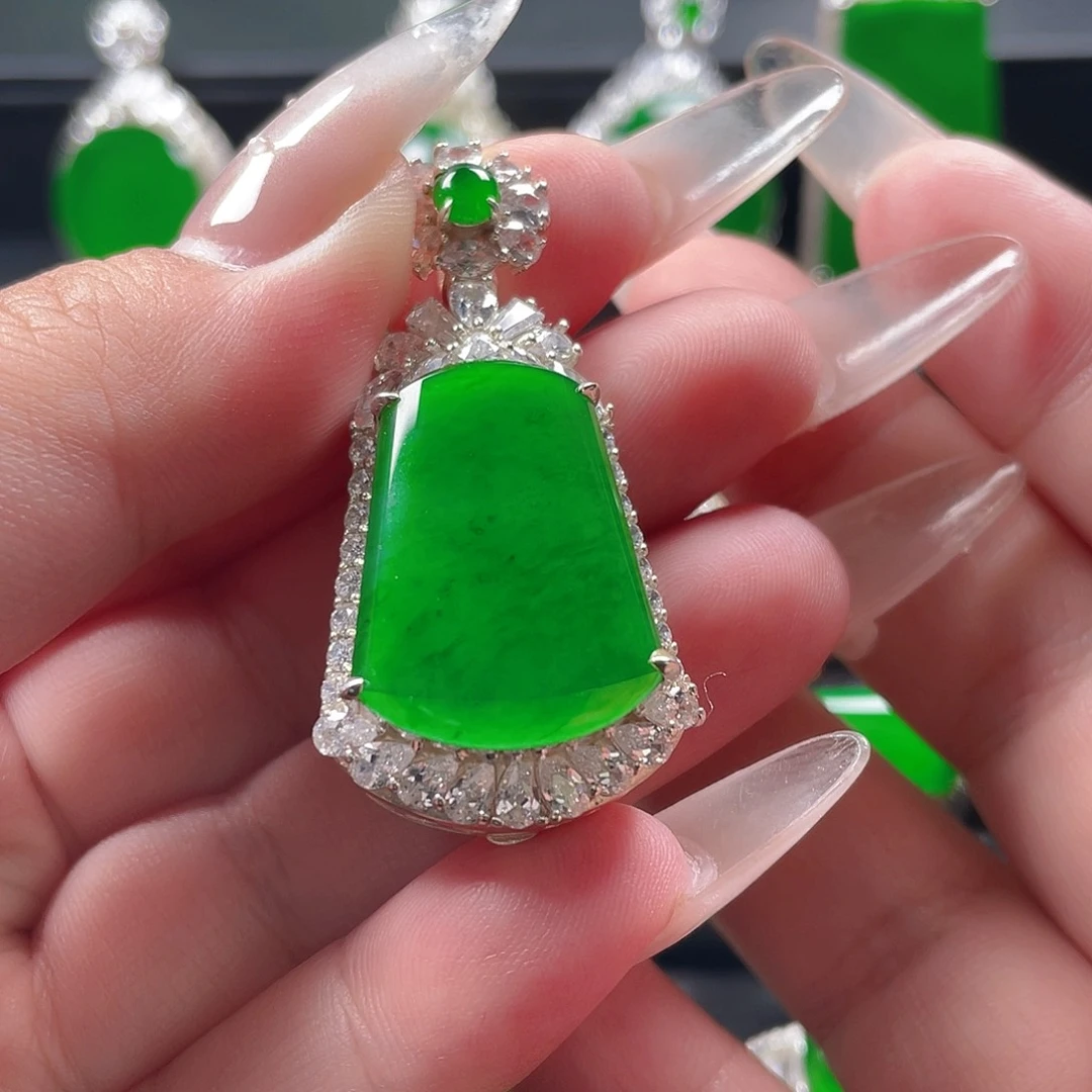 颈饰银S925镶嵌翡翠无事牌