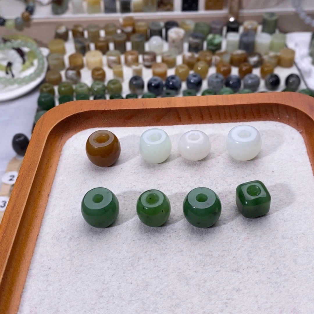 一***亿和田玉未镶嵌颈饰买断不退换