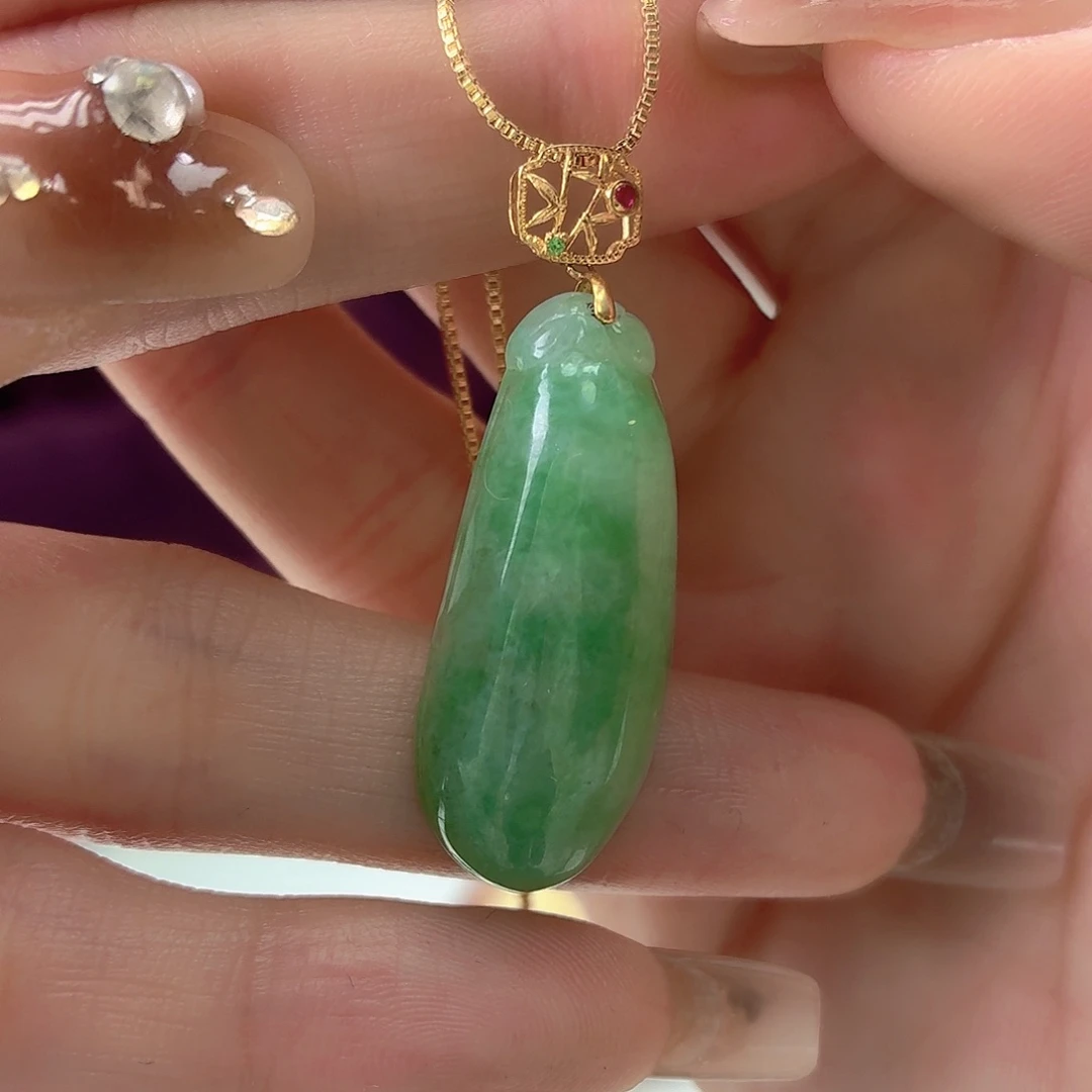 翡翠18K金镶嵌颈饰翡翠