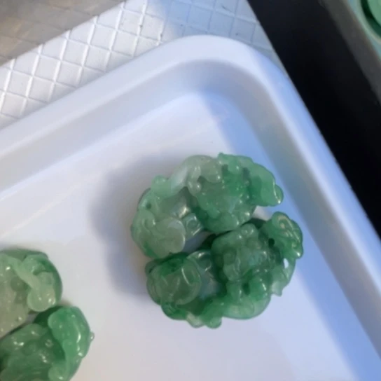 石英质玉（非洲翠）合金颈饰