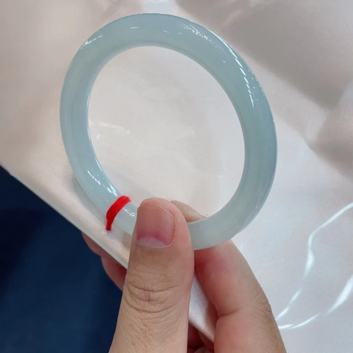 翡翠手镯未镶嵌手镯