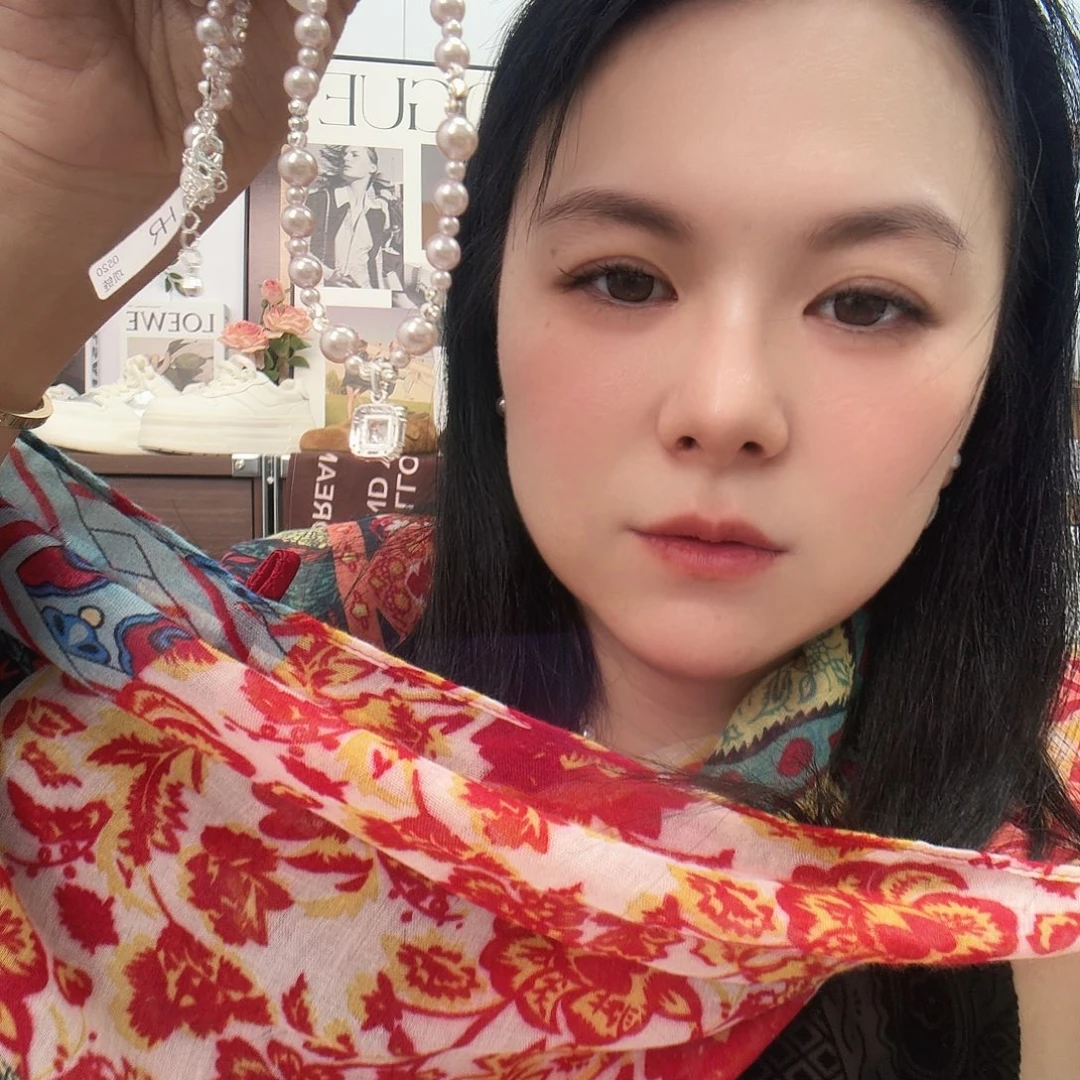 天谁又不是呢笑着