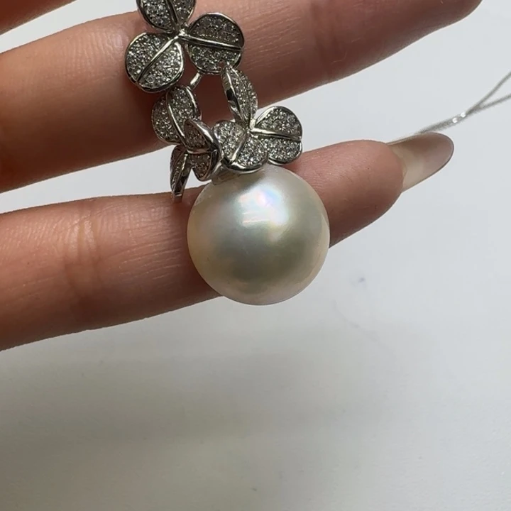 未镶嵌拼合珍珠（马贝珠）颈饰