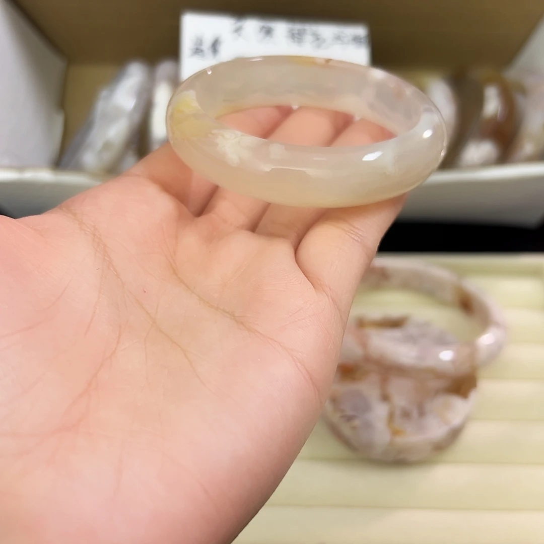 P***h玛瑙/玉髓未镶嵌手镯53