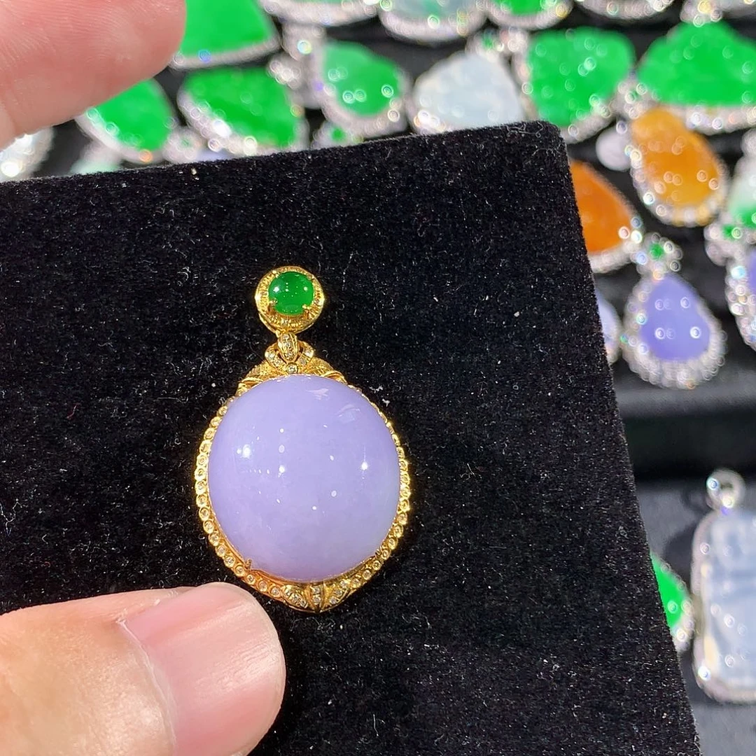 翡翠18K金镶嵌颈饰